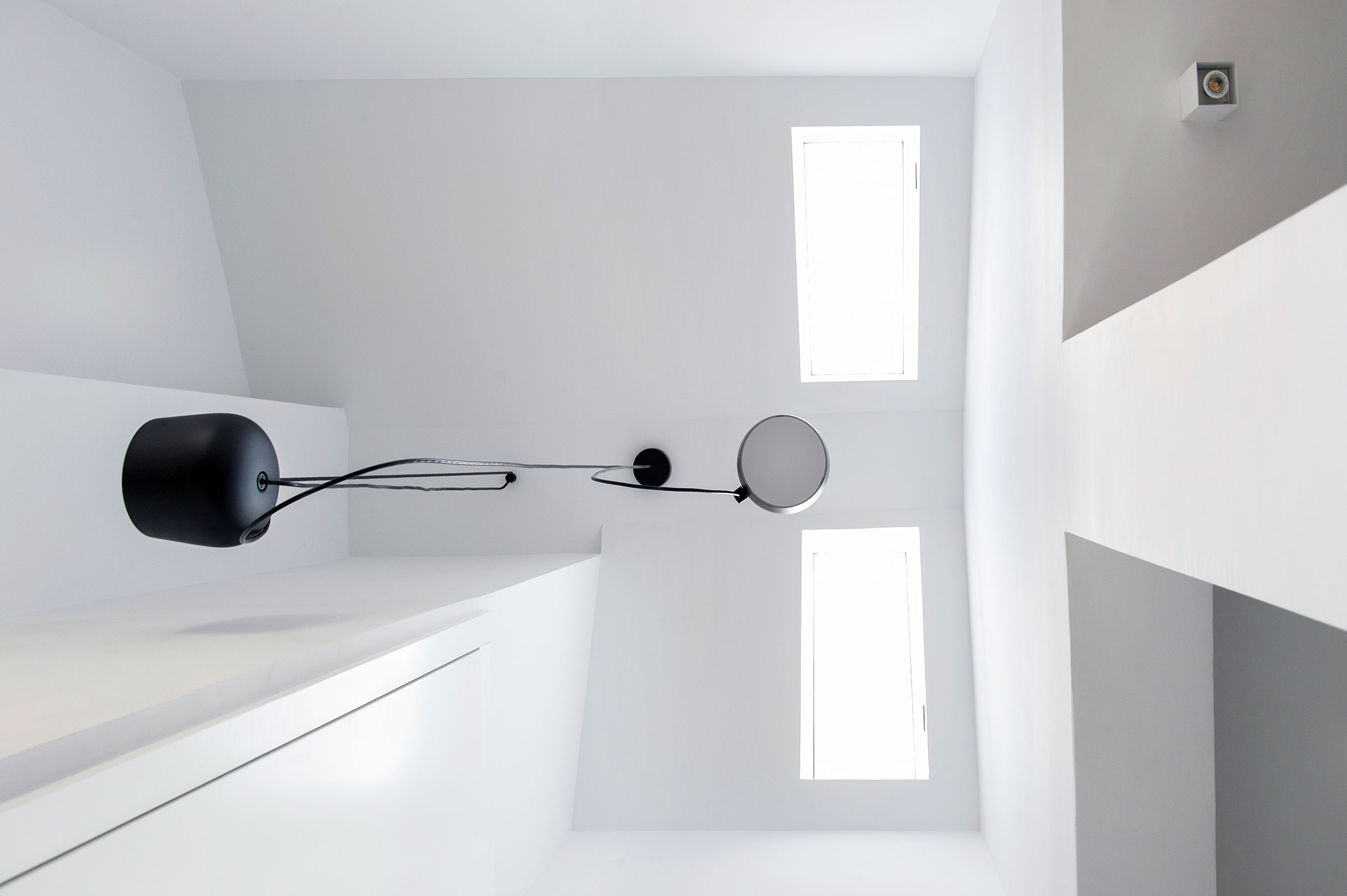 A 50s House Turned into a Cozy Modern Home for a Young Couple and Children in Madrid by Egue y Seta (30)