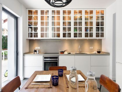 A 50s House Turned into a Cozy Modern Home for a Young Couple and Children in Madrid by Egue y Seta (9)