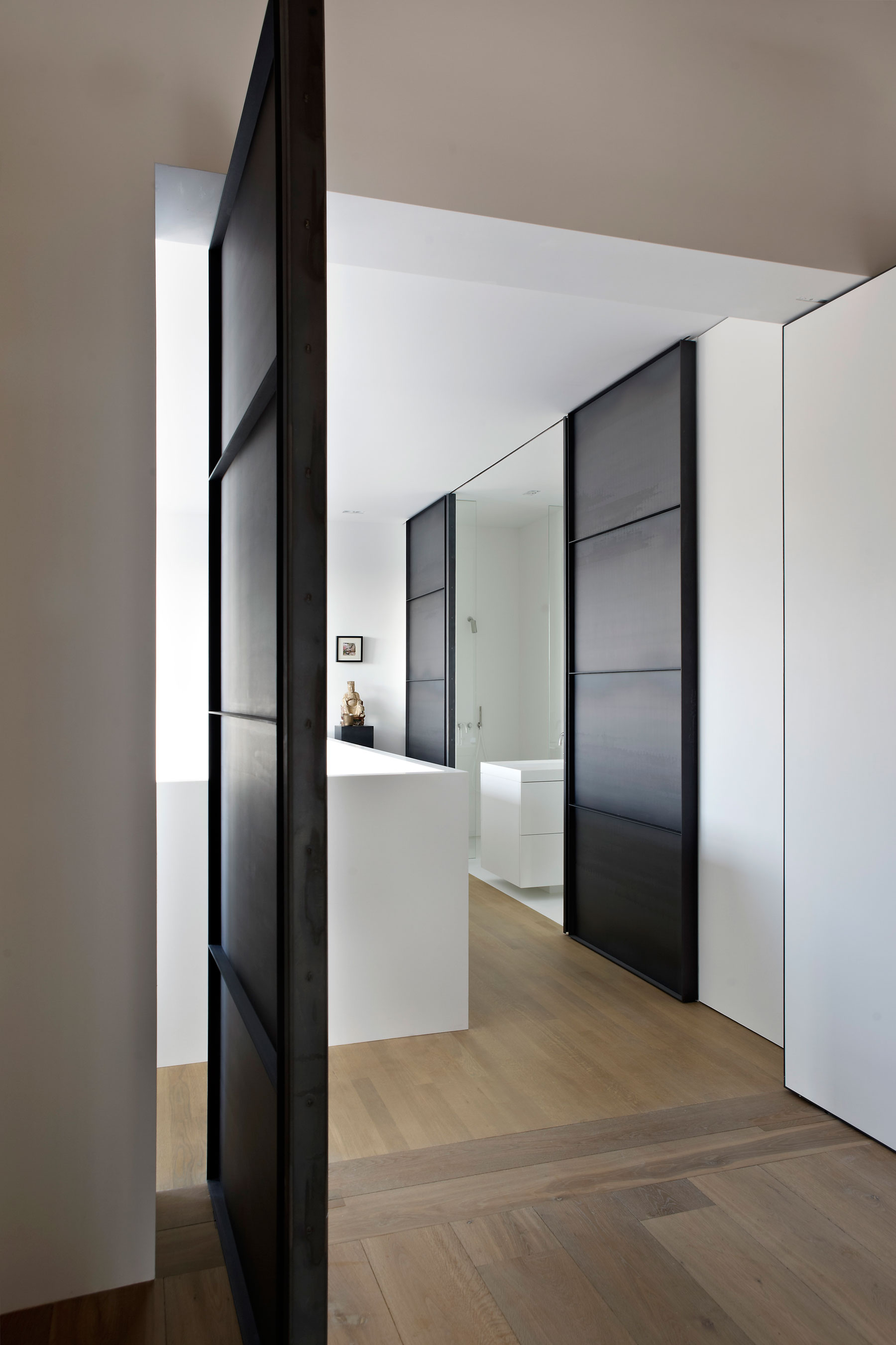 A Beautiful Modern House Full of History and Charm on the Lauriergracht in Amsterdam by Witteveen Architects (15)