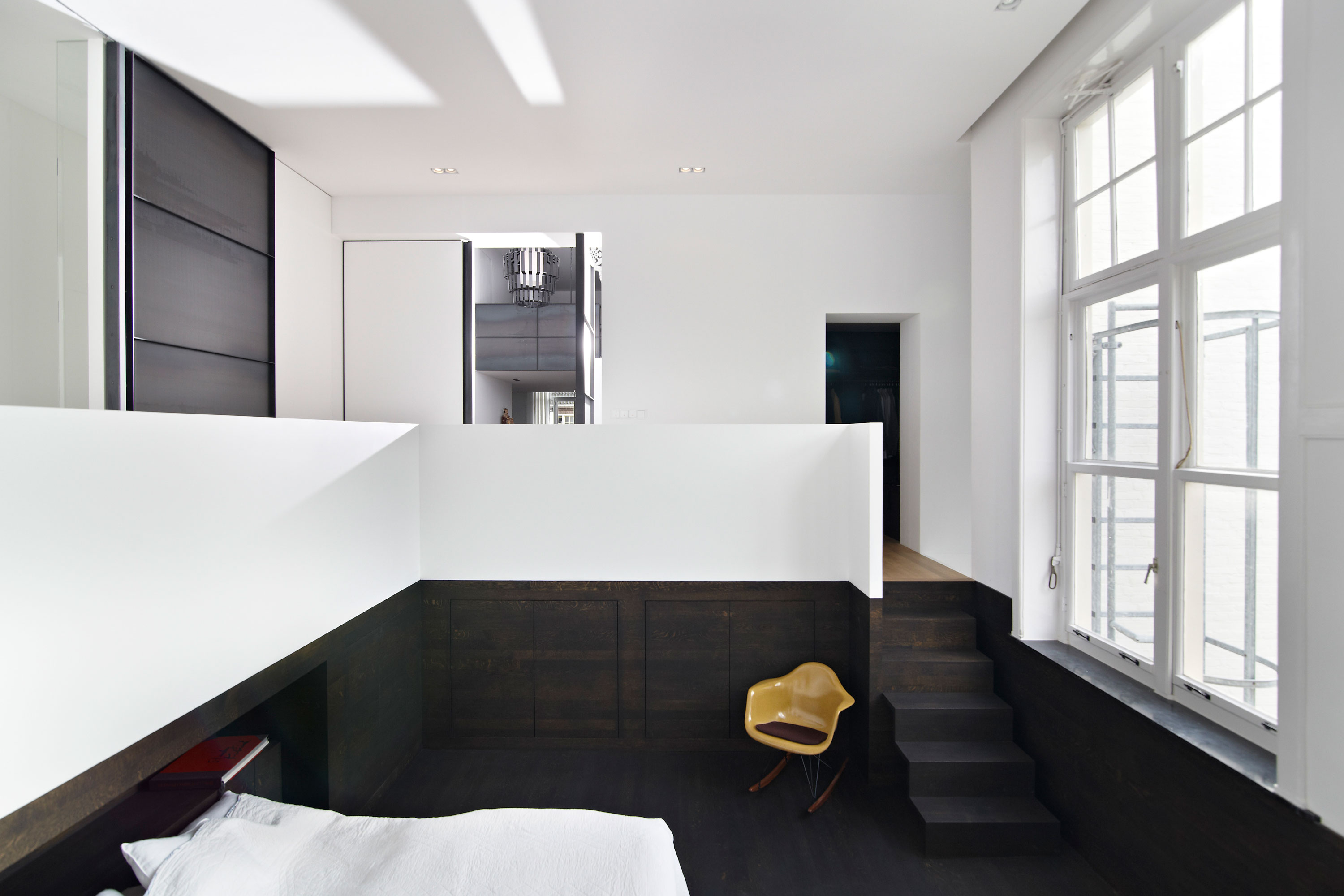 A Beautiful Modern House Full of History and Charm on the Lauriergracht in Amsterdam by Witteveen Architects (17)