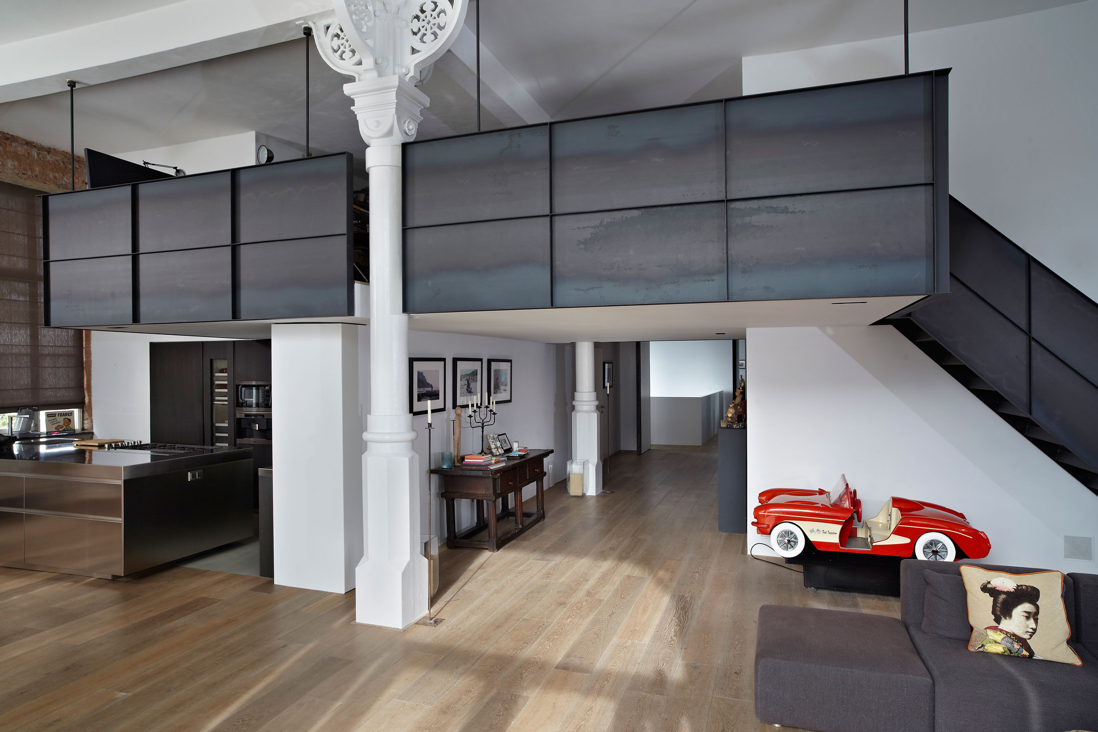A Beautiful Modern House Full of History and Charm on the Lauriergracht in Amsterdam by Witteveen Architects (2)