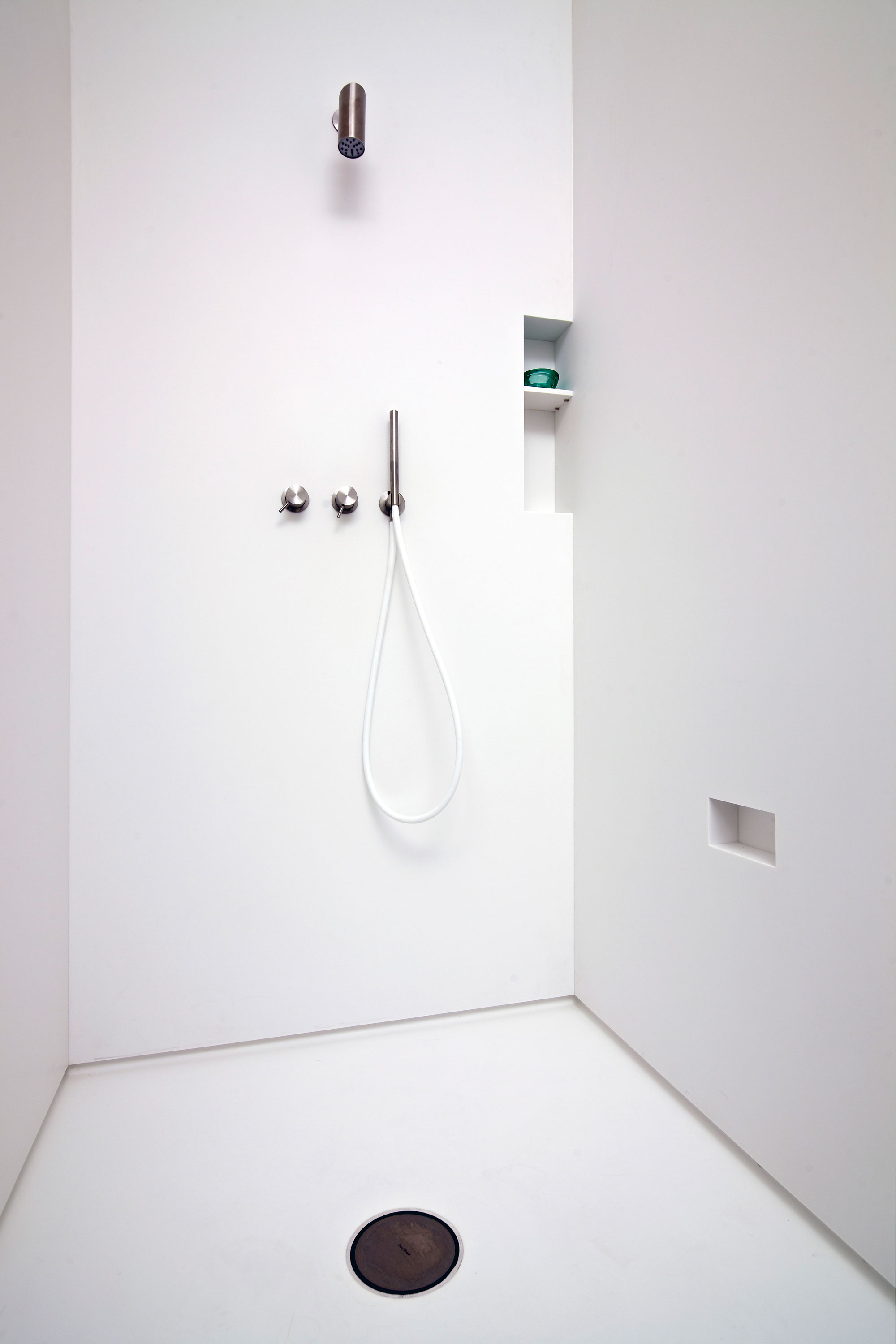 A Beautiful Modern House Full of History and Charm on the Lauriergracht in Amsterdam by Witteveen Architects (22)