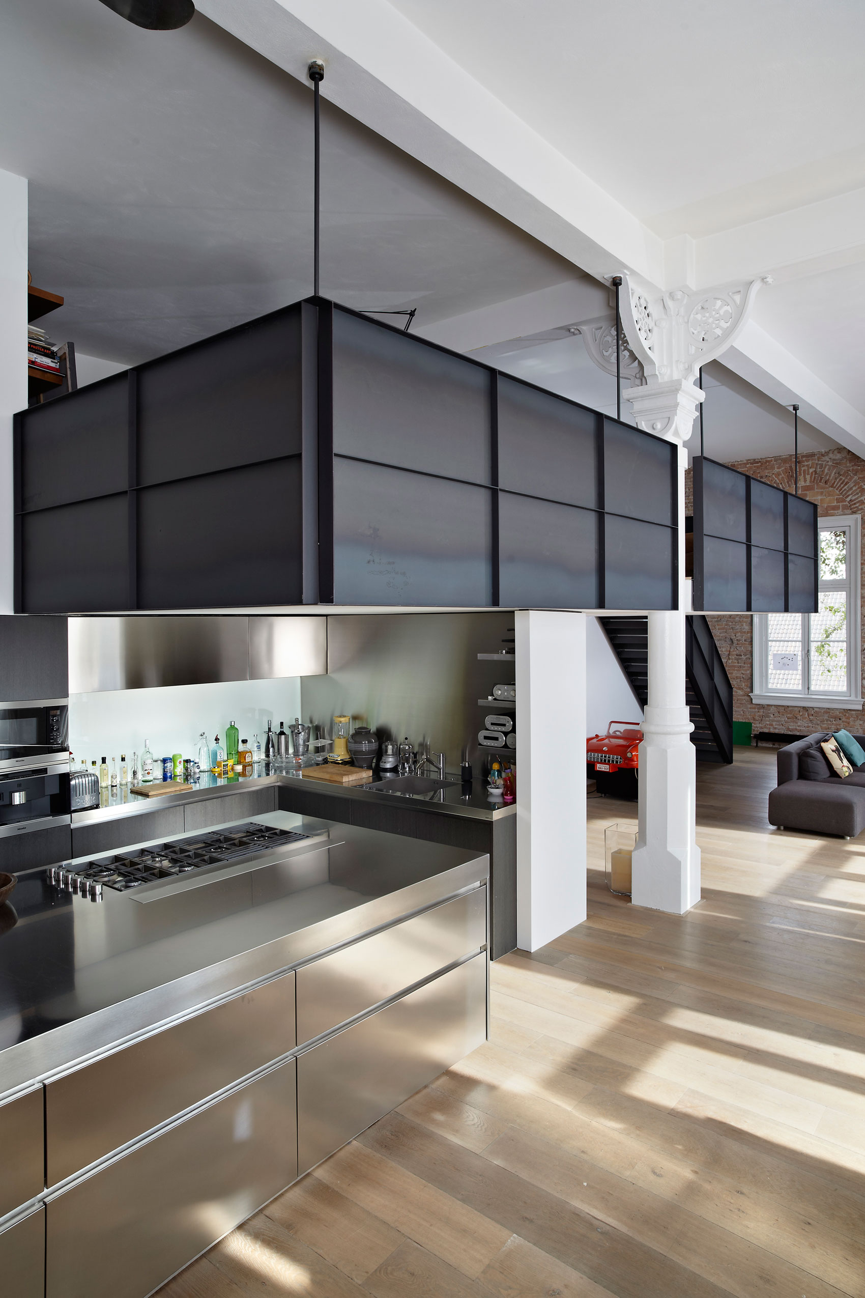 A Beautiful Modern House Full of History and Charm on the Lauriergracht in Amsterdam by Witteveen Architects (4)
