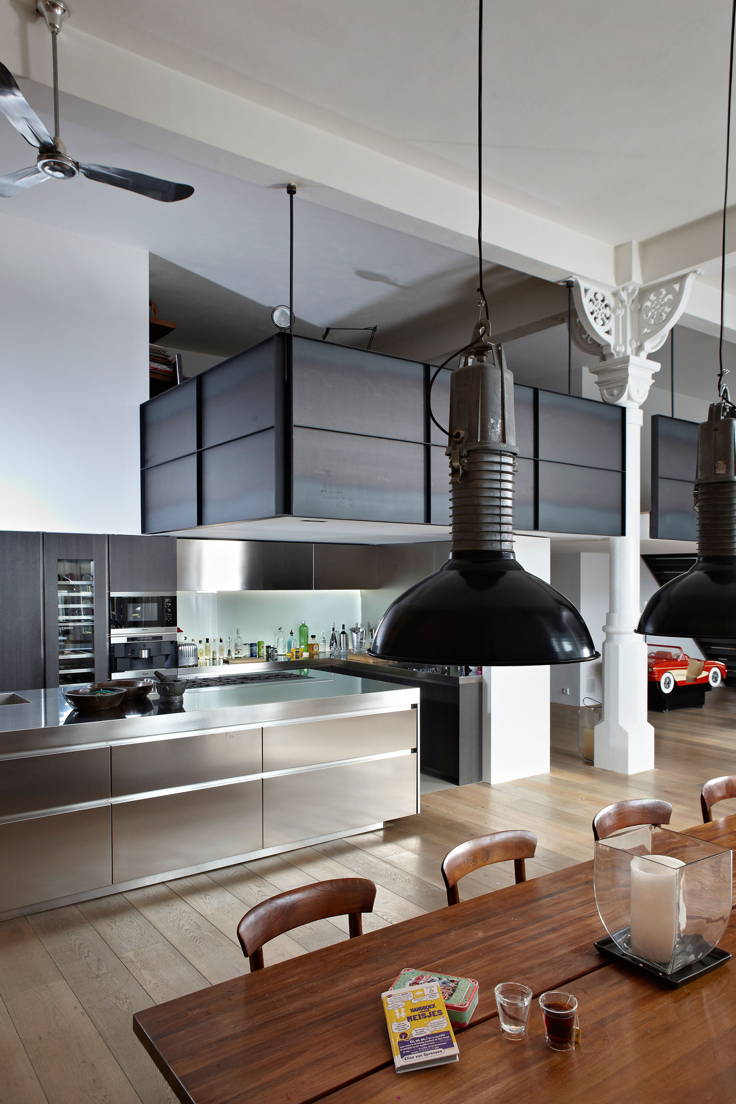 A Beautiful Modern House Full of History and Charm on the Lauriergracht in Amsterdam by Witteveen Architects (7)