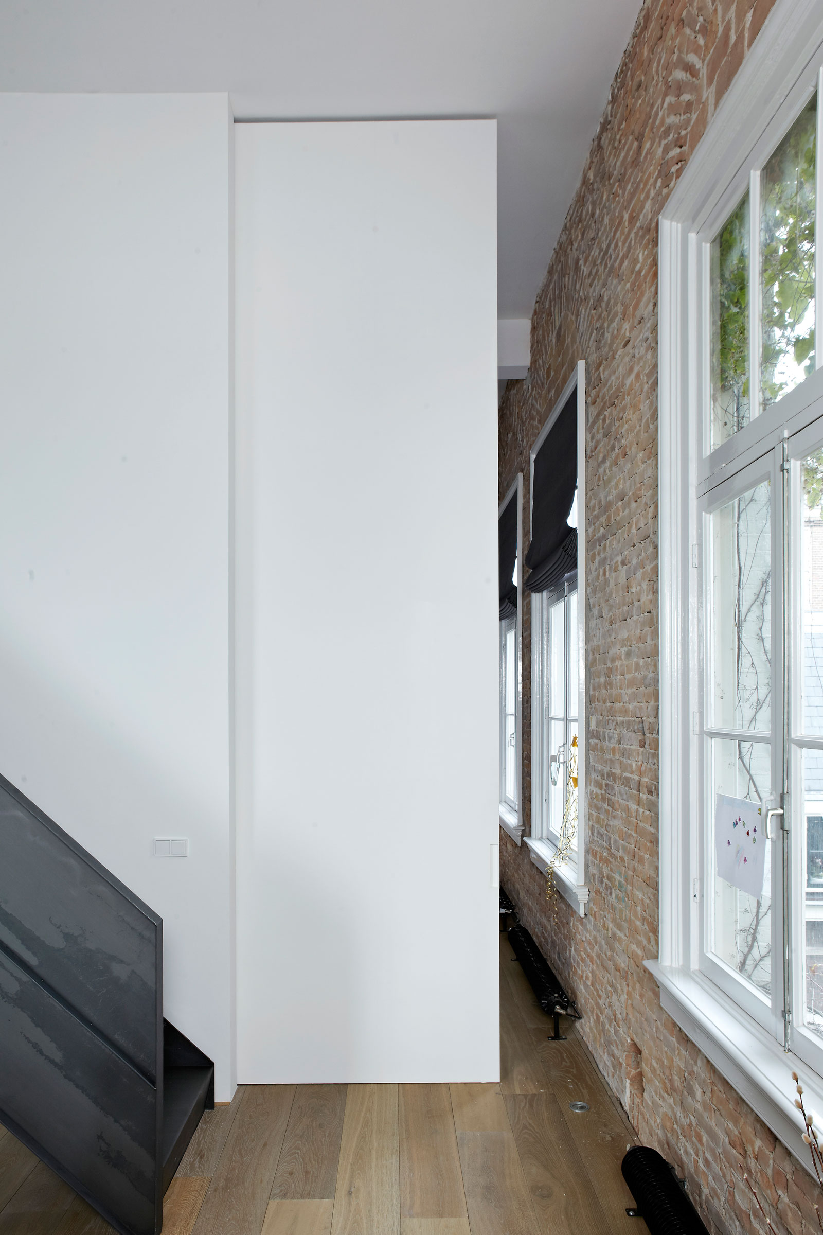 A Beautiful Modern House Full of History and Charm on the Lauriergracht in Amsterdam by Witteveen Architects (9)