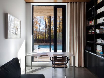 An Elegant Bi-Generational Family Cottage on a Large Wooded Lot near Sutton, Quebec by Les architectes FABG (14)