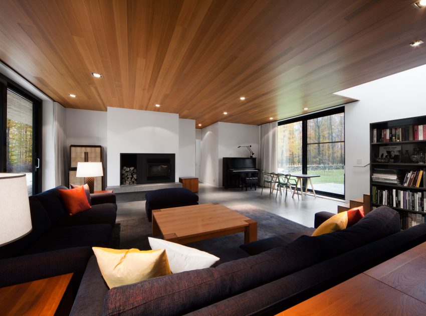 An Elegant Bi-Generational Family Cottage on a Large Wooded Lot near Sutton, Quebec by Les architectes FABG (7)