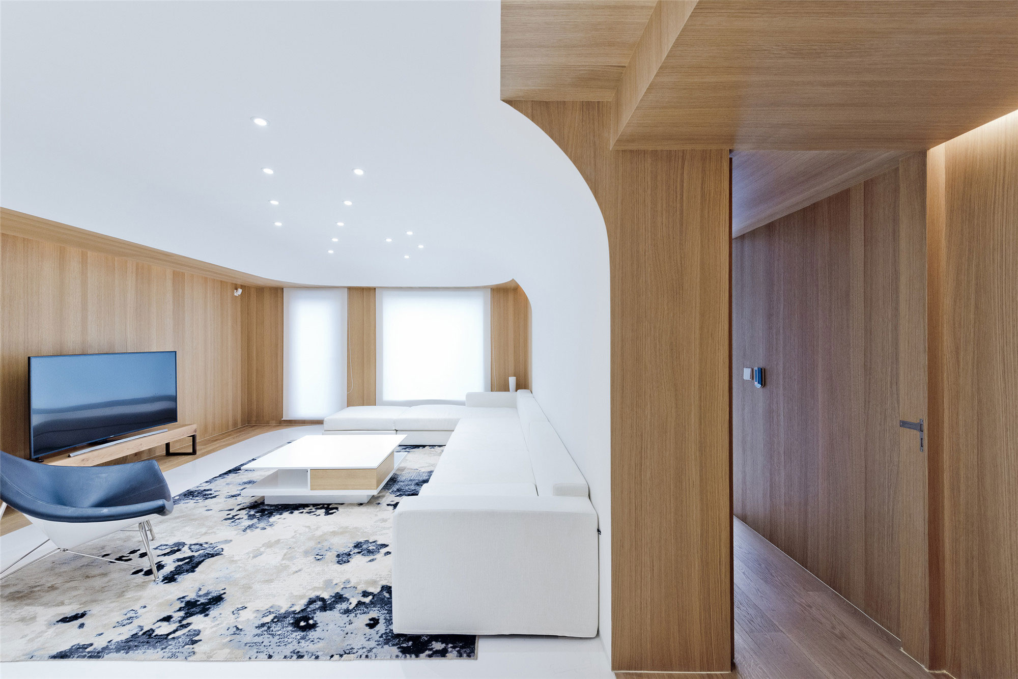 A Bright Contemporary Townhouse Full of Character in the Chaoyang District of Beijing by ARCHSTUDIO (1)