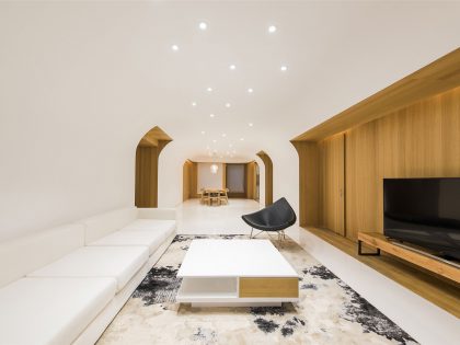 A Bright Contemporary Townhouse Full of Character in the Chaoyang District of Beijing by ARCHSTUDIO (2)