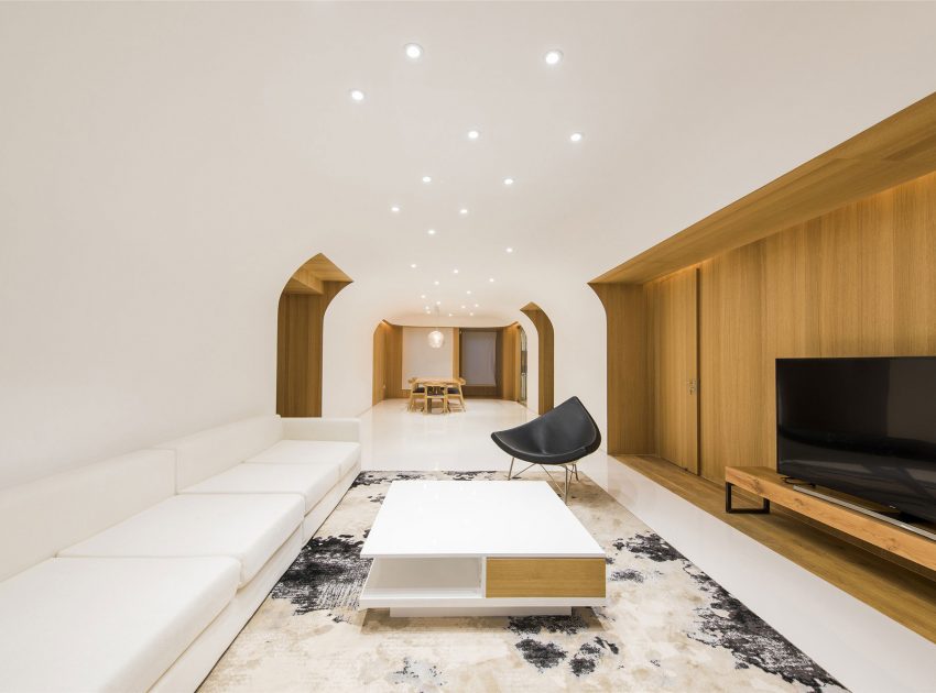 A Bright Contemporary Townhouse Full of Character in the Chaoyang District of Beijing by ARCHSTUDIO (2)