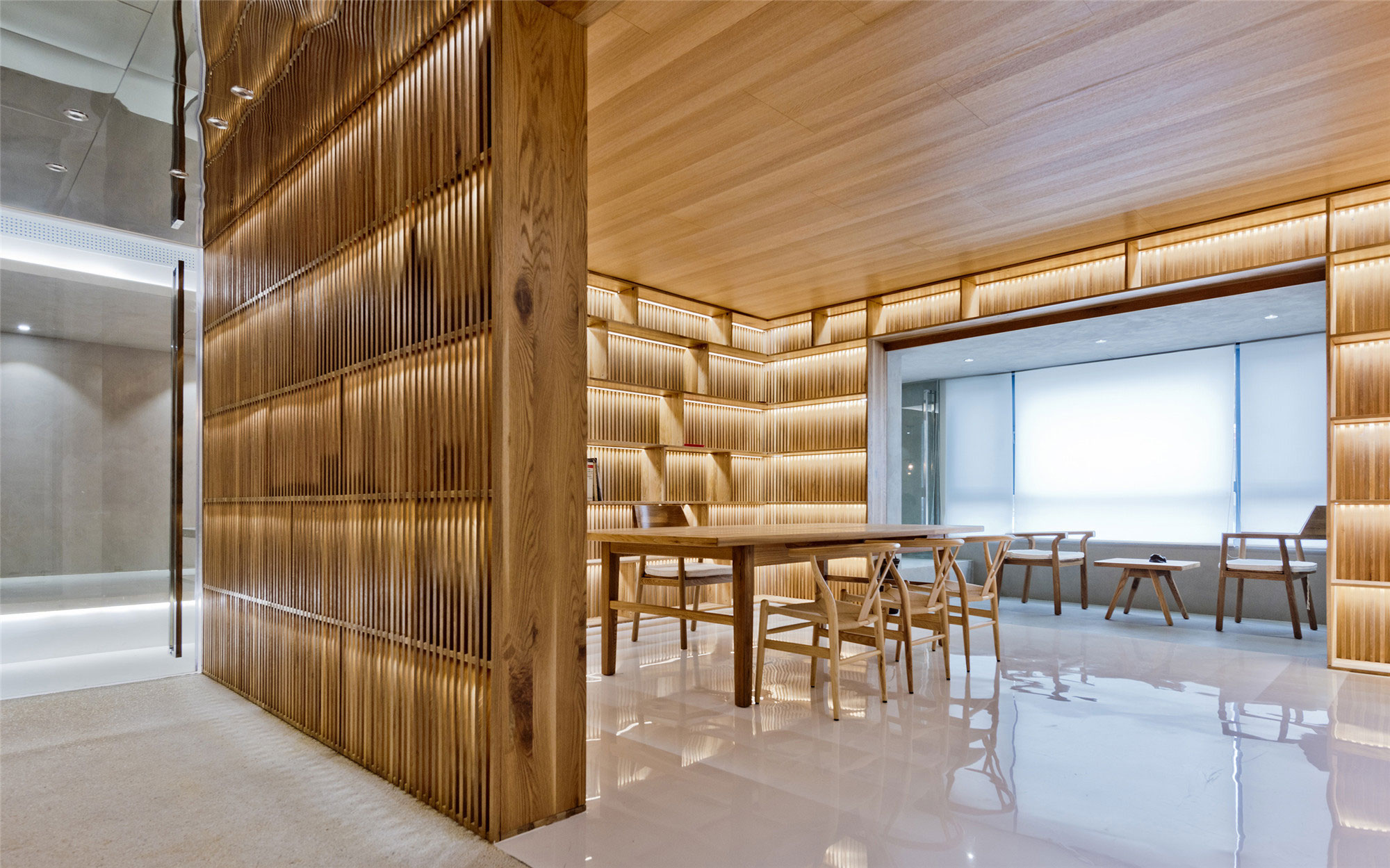 A Bright Contemporary Townhouse Full of Character in the Chaoyang District of Beijing by ARCHSTUDIO (21)