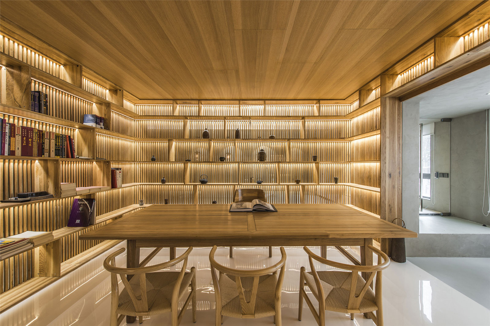 A Bright Contemporary Townhouse Full of Character in the Chaoyang District of Beijing by ARCHSTUDIO (23)