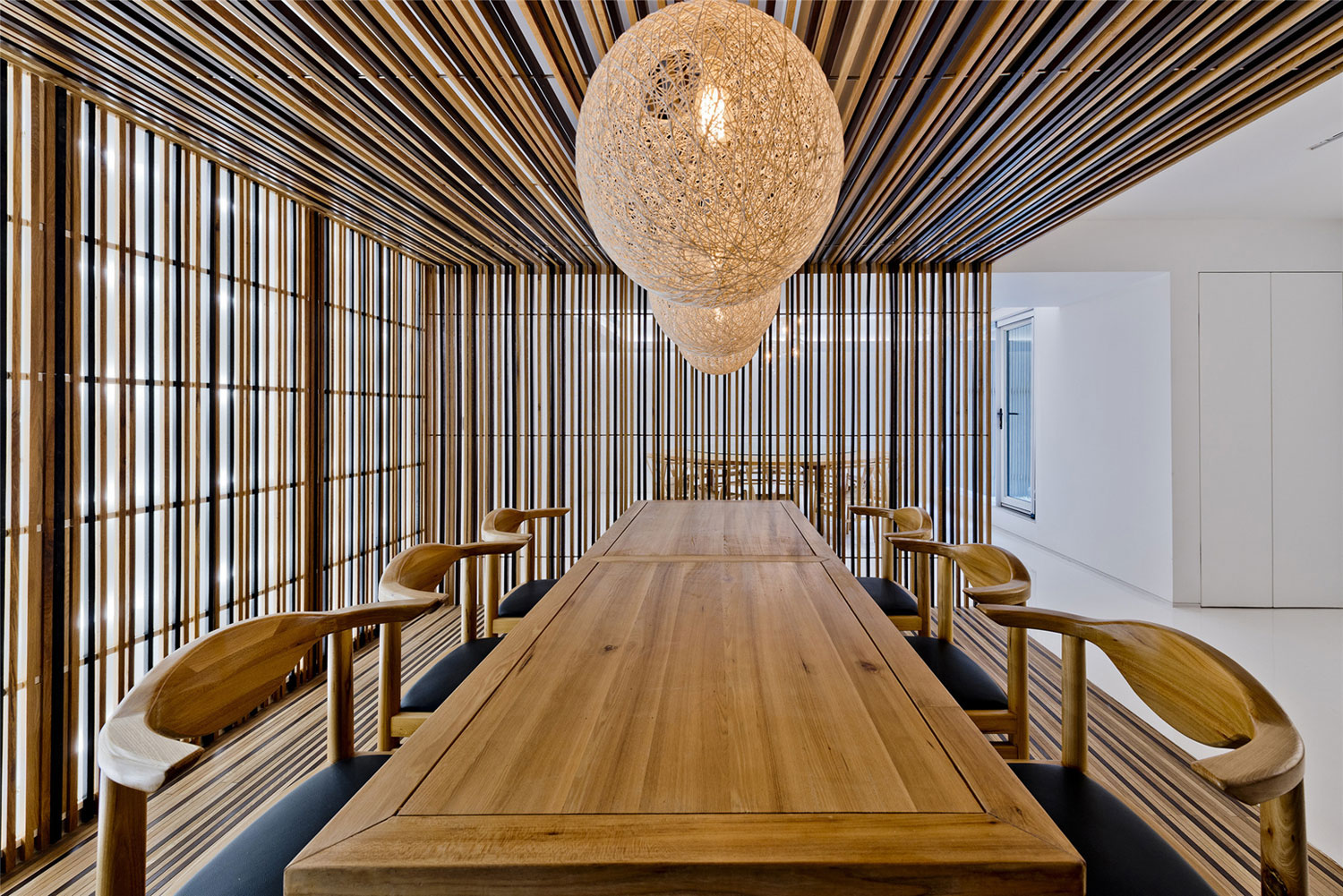 A Bright Contemporary Townhouse Full of Character in the Chaoyang District of Beijing by ARCHSTUDIO (5)