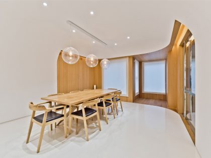 A Bright Contemporary Townhouse Full of Character in the Chaoyang District of Beijing by ARCHSTUDIO (6)