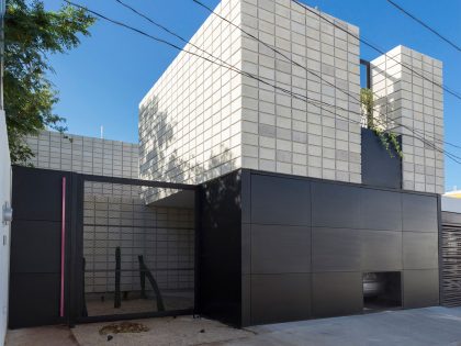 An Extraordinary and Colorful Home with Warm Interiors in Yucatán by Eureka Studio (1)