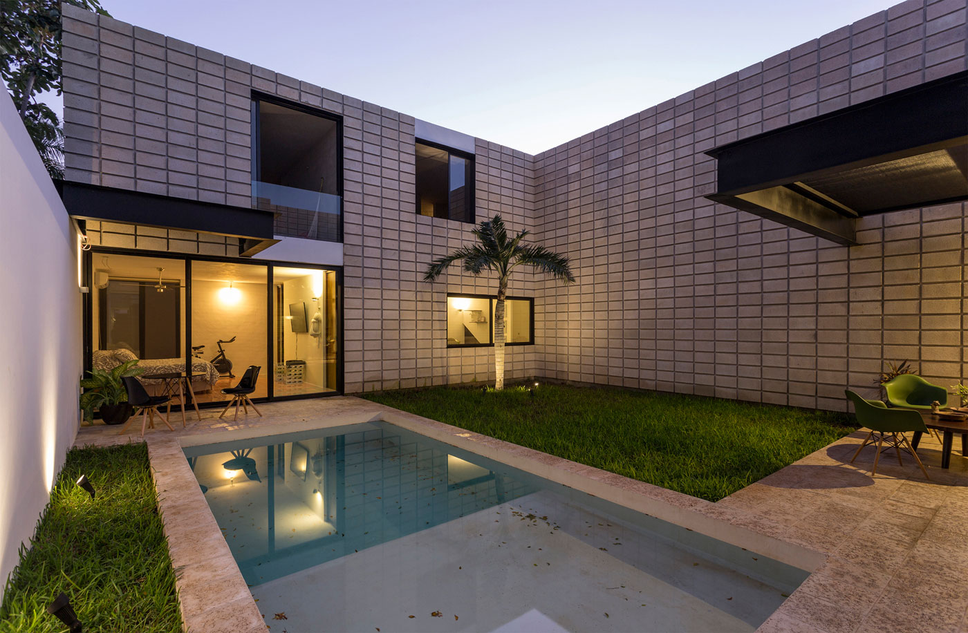 An Extraordinary and Colorful Home with Warm Interiors in Yucatán by Eureka Studio (12)