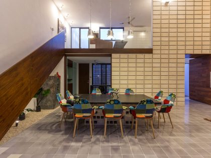 An Extraordinary and Colorful Home with Warm Interiors in Yucatán by Eureka Studio (9)