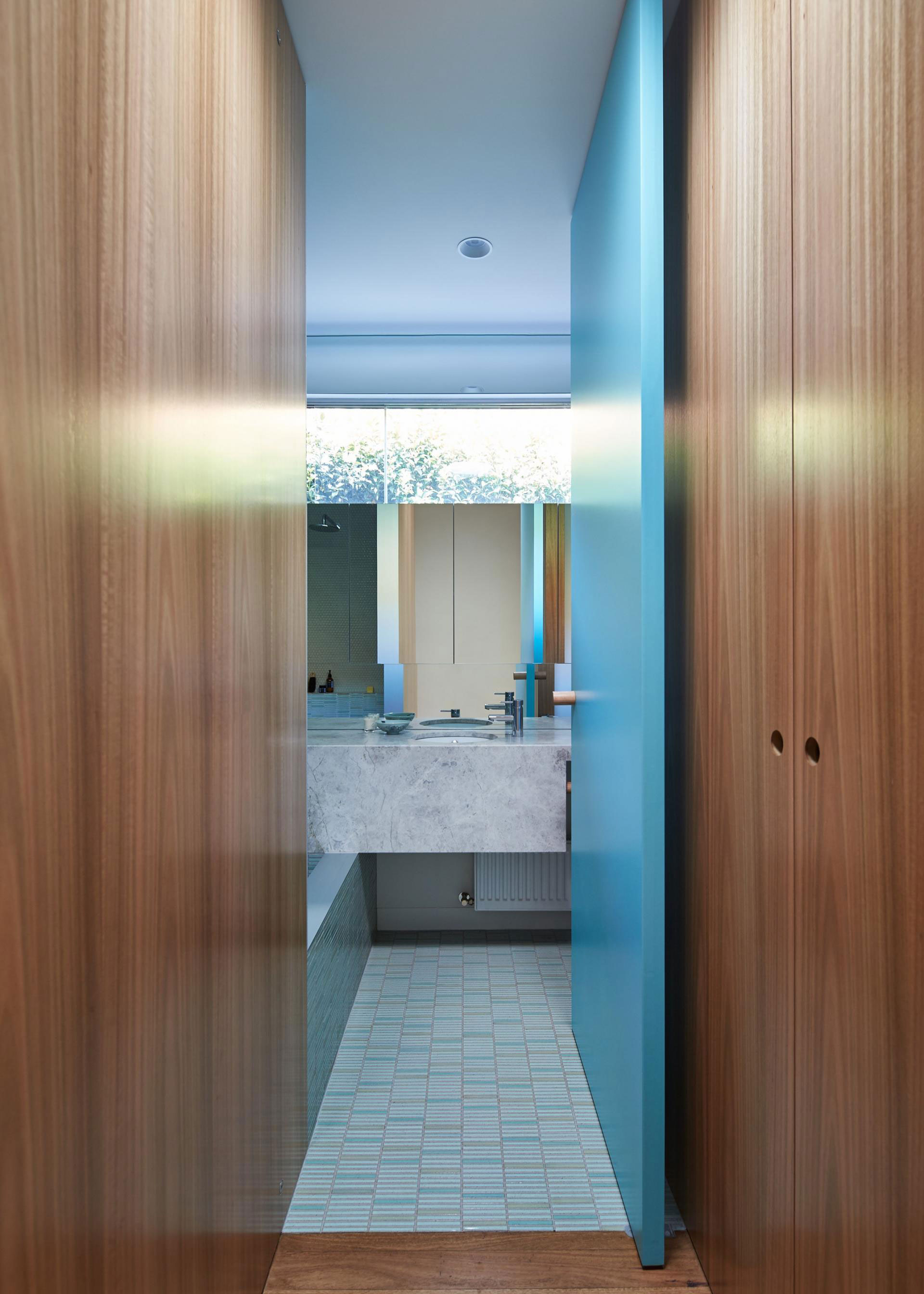 A Colorful and Chic Private Home Full of Art in Melbourne, Australia by FMD Architects (12)