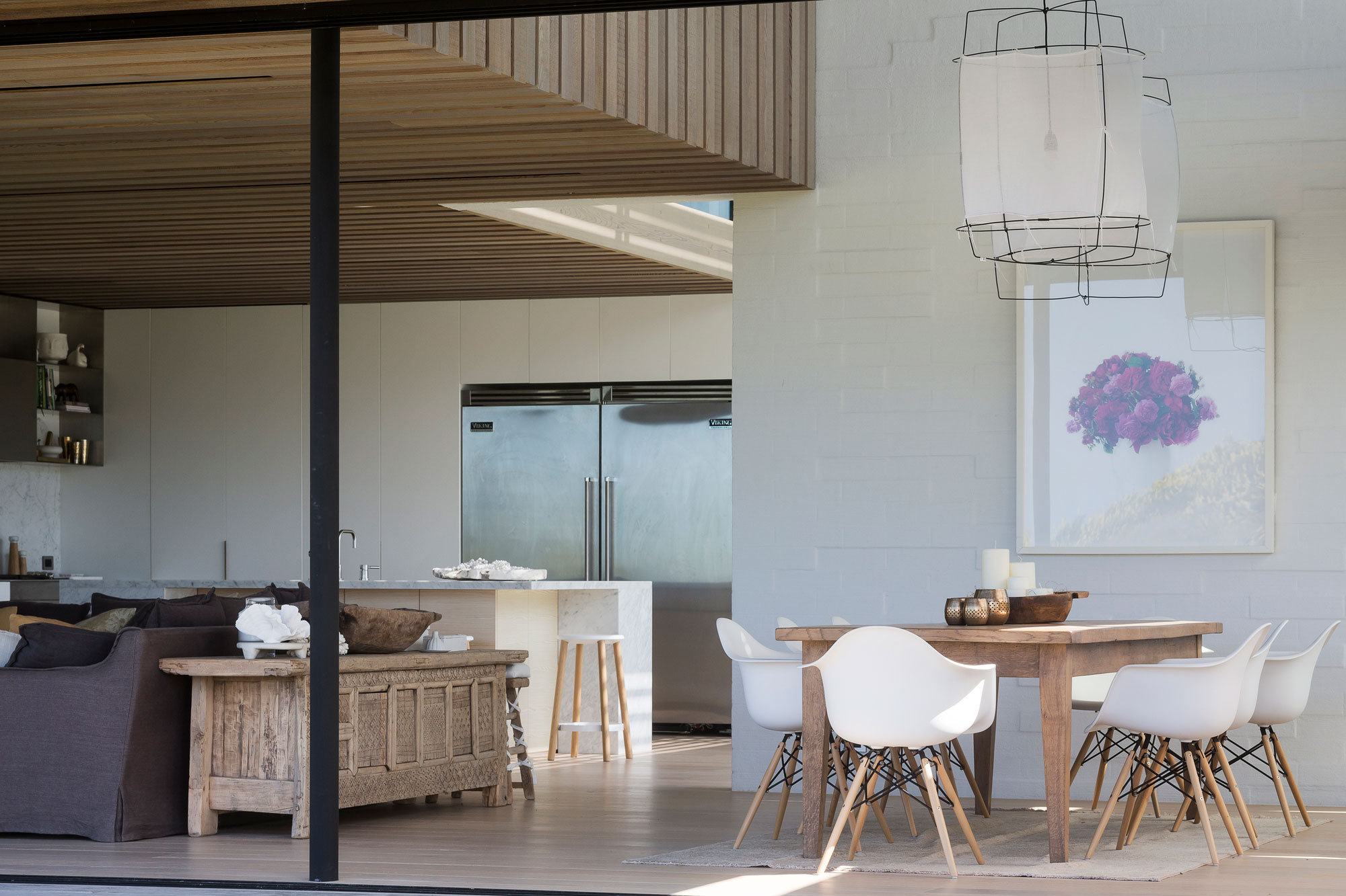 A Contemporary Family Home Greeted by a Double Height Entryway in Omaha, New Zealand by Julian Guthrie (13)