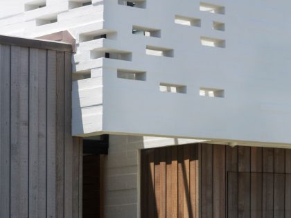 A Contemporary Family Home Greeted by a Double Height Entryway in Omaha, New Zealand by Julian Guthrie (14)