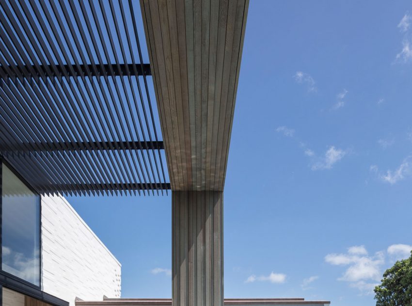 A Contemporary Family Home Greeted by a Double Height Entryway in Omaha, New Zealand by Julian Guthrie (7)