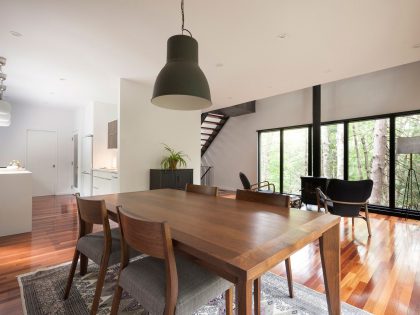 A Spacious Contemporary Home with Light-Filled Interiors in the Forests of Quebec by Nathalie Thibodeau Architecte (11)