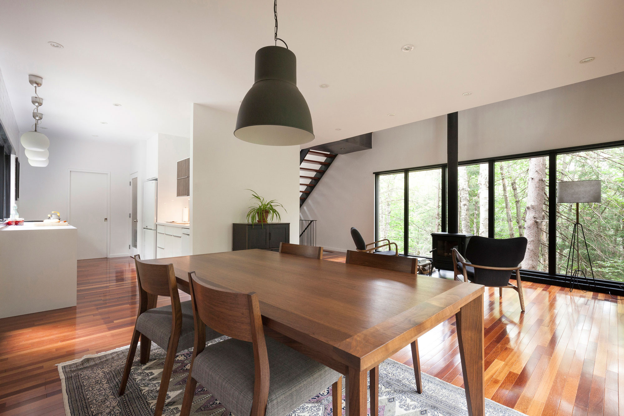 A Spacious Contemporary Home with Light-Filled Interiors in the Forests of Quebec by Nathalie Thibodeau Architecte (11)
