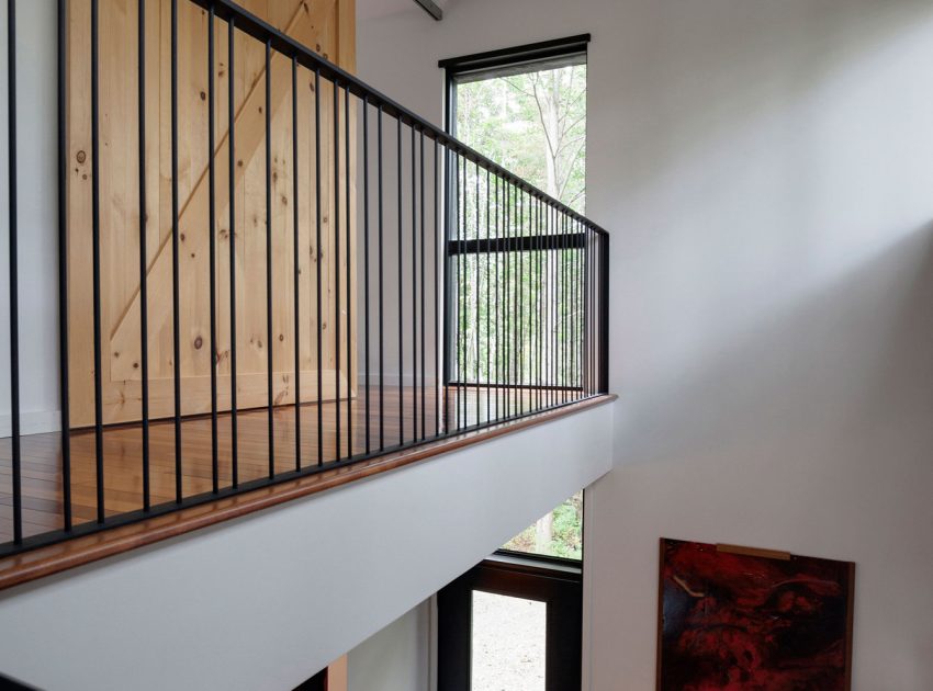 A Spacious Contemporary Home with Light-Filled Interiors in the Forests of Quebec by Nathalie Thibodeau Architecte (13)