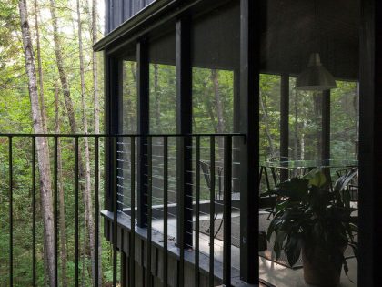 A Spacious Contemporary Home with Light-Filled Interiors in the Forests of Quebec by Nathalie Thibodeau Architecte (5)