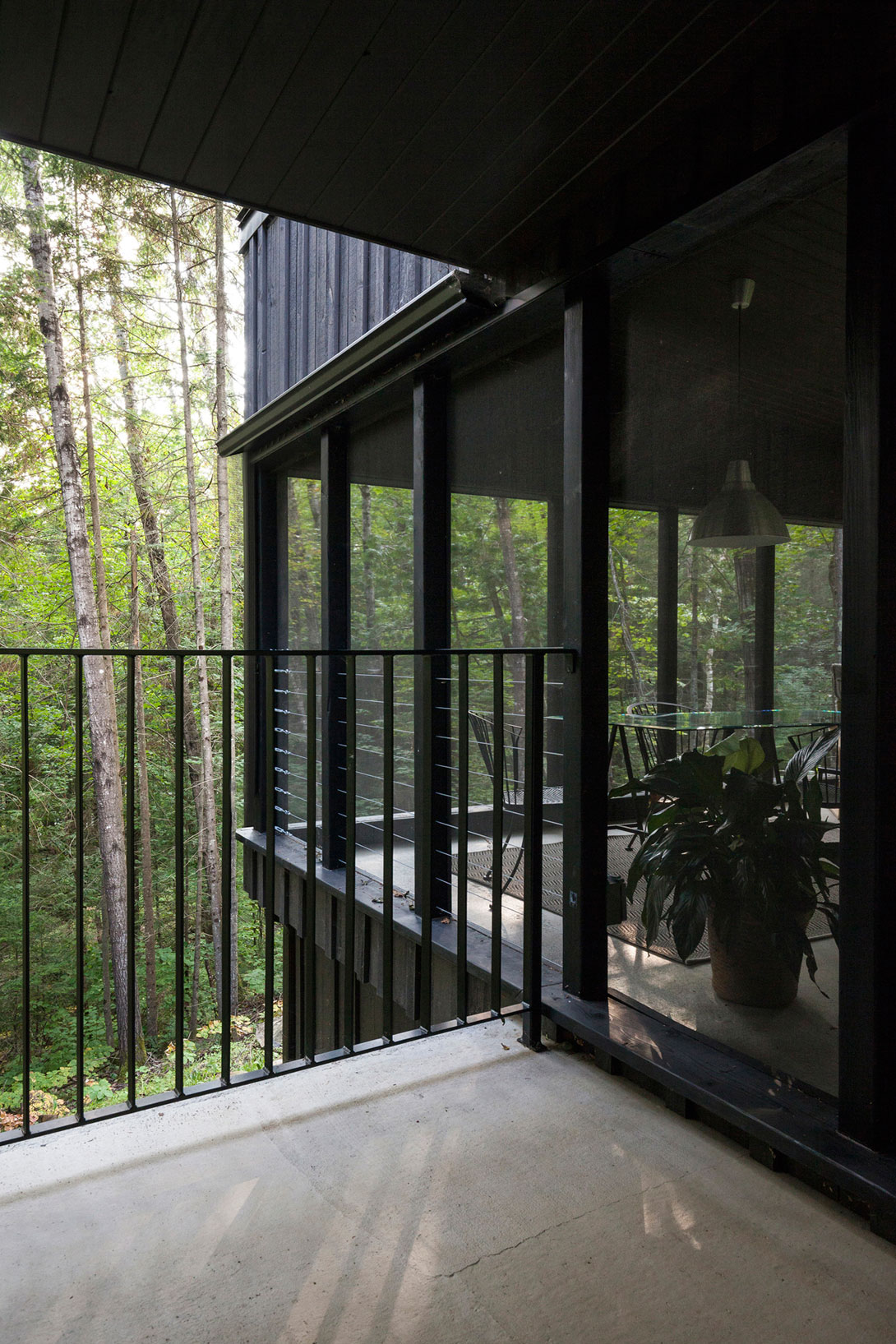 A Spacious Contemporary Home with Light-Filled Interiors in the Forests of Quebec by Nathalie Thibodeau Architecte (5)