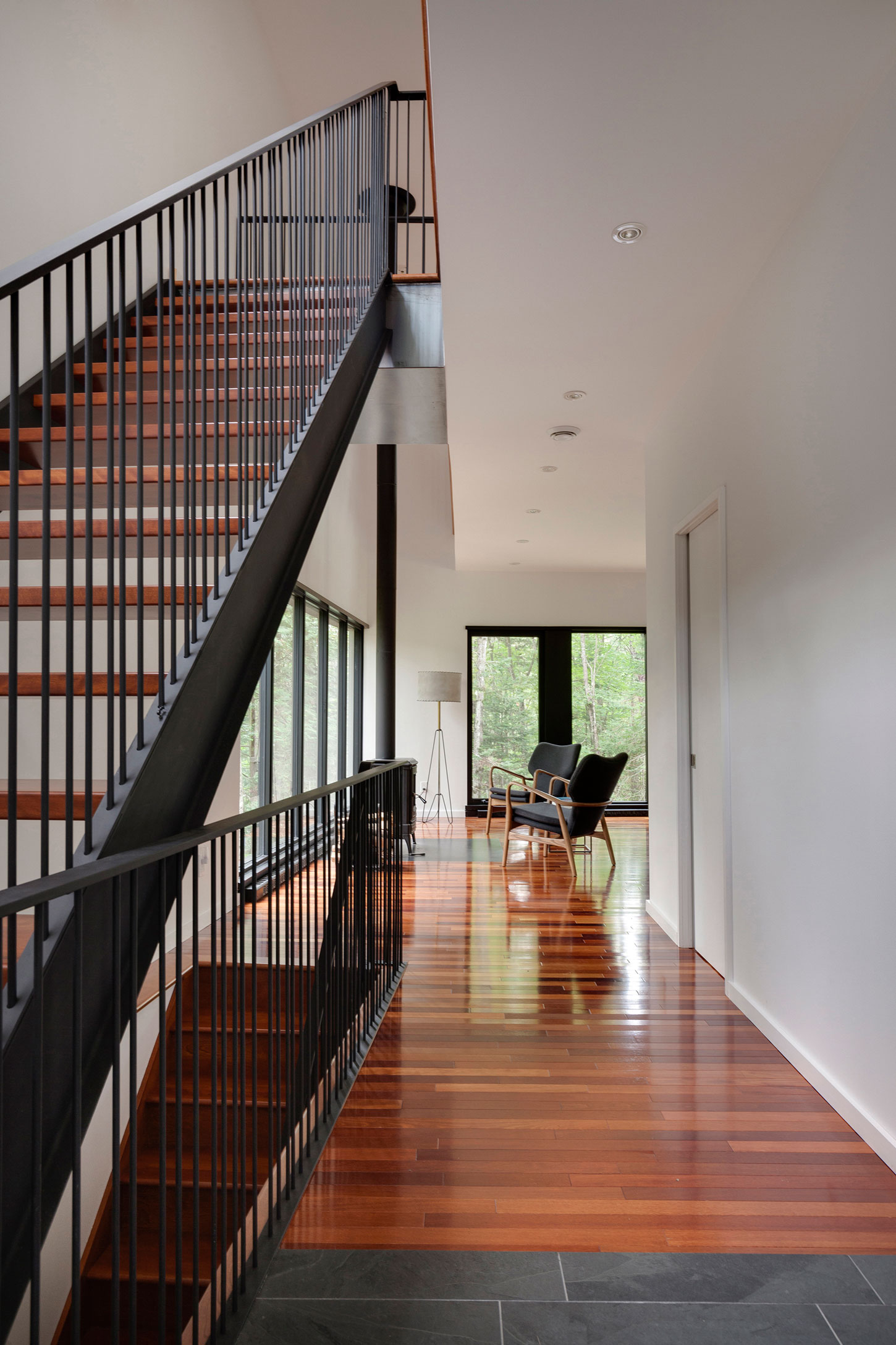 A Spacious Contemporary Home with Light-Filled Interiors in the Forests of Quebec by Nathalie Thibodeau Architecte (7)