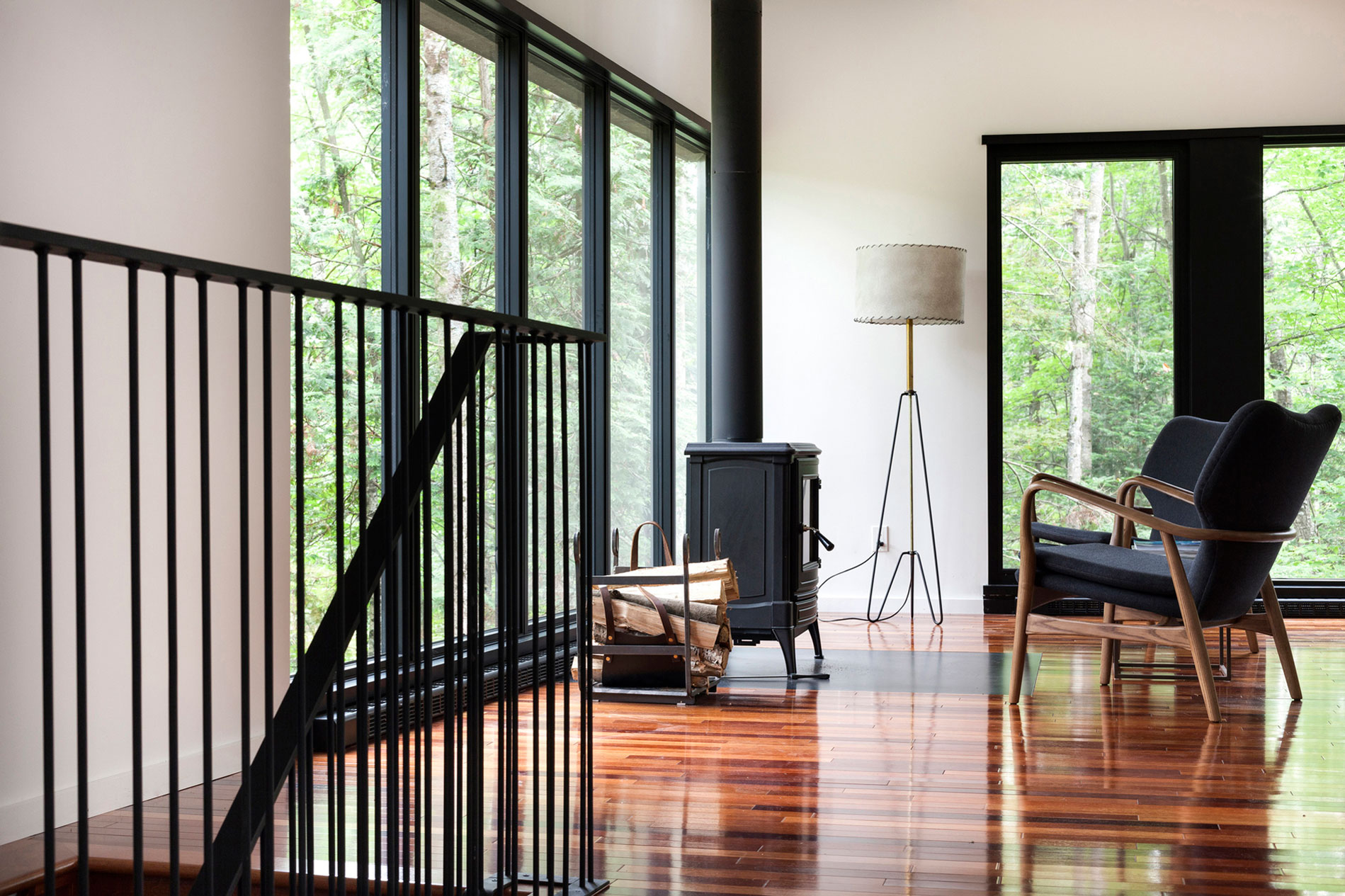 A Spacious Contemporary Home with Light-Filled Interiors in the Forests of Quebec by Nathalie Thibodeau Architecte (8)