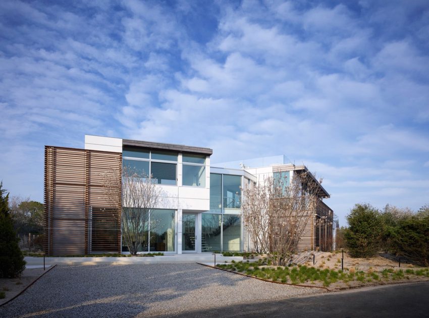 A Contemporary Family Home with Stunning Views in the Dunes of Amagansett by Stelle Lomont Rouhani Architects (1)