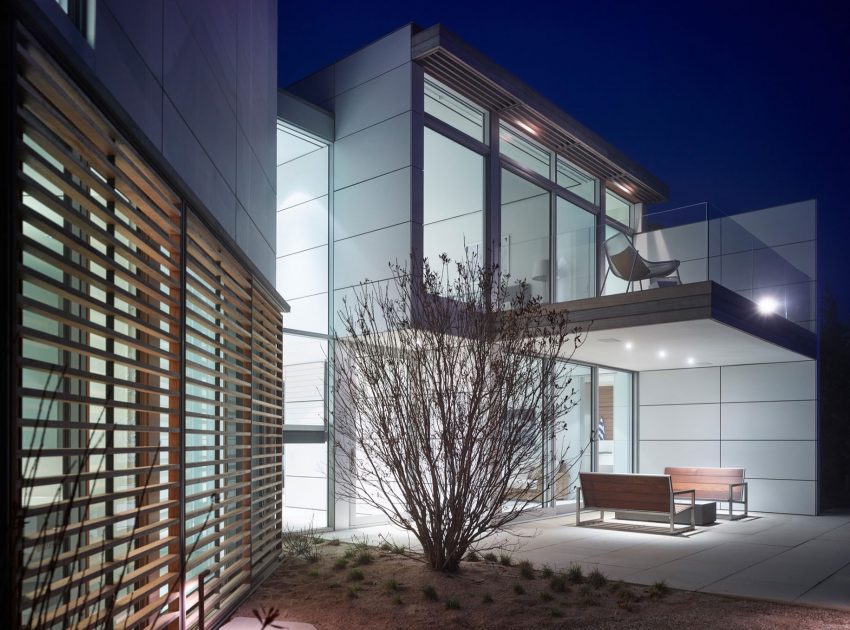 A Contemporary Family Home with Stunning Views in the Dunes of Amagansett by Stelle Lomont Rouhani Architects (22)