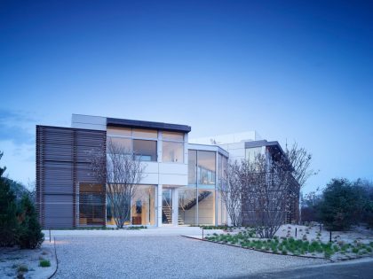 A Contemporary Family Home with Stunning Views in the Dunes of Amagansett by Stelle Lomont Rouhani Architects (24)