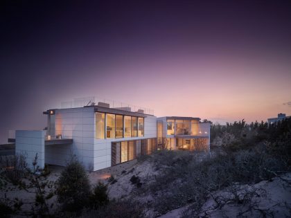 A Contemporary Family Home with Stunning Views in the Dunes of Amagansett by Stelle Lomont Rouhani Architects (25)