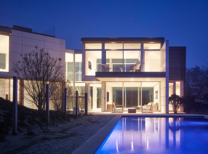 A Contemporary Family Home with Stunning Views in the Dunes of Amagansett by Stelle Lomont Rouhani Architects (26)