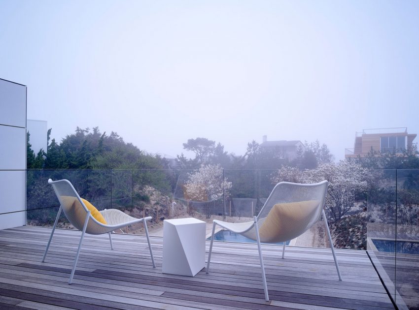 A Contemporary Family Home with Stunning Views in the Dunes of Amagansett by Stelle Lomont Rouhani Architects (5)