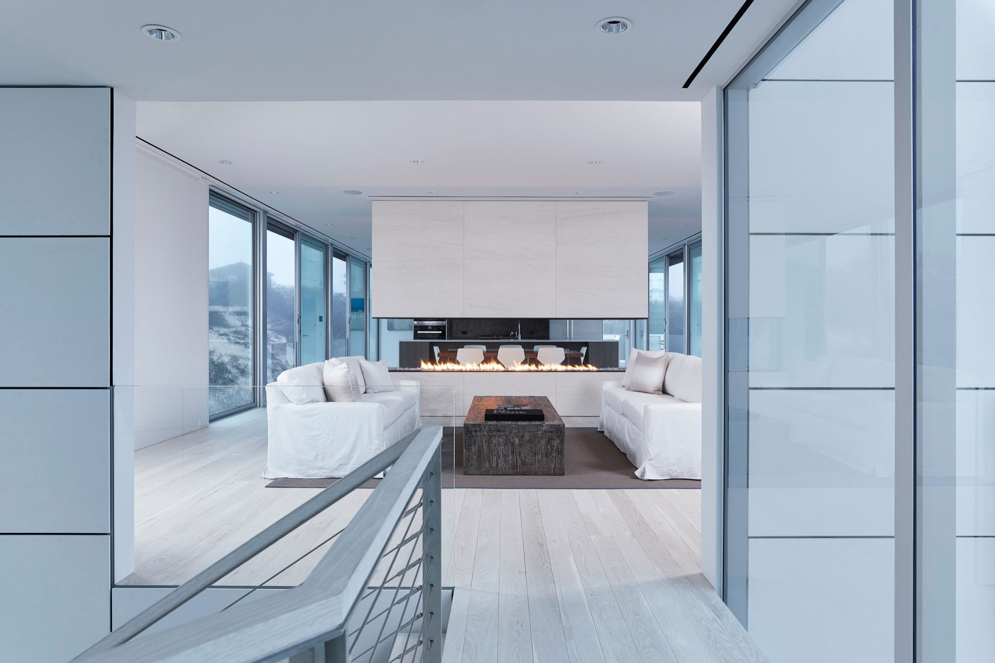 A Contemporary Family Home with Stunning Views in the Dunes of Amagansett by Stelle Lomont Rouhani Architects (8)