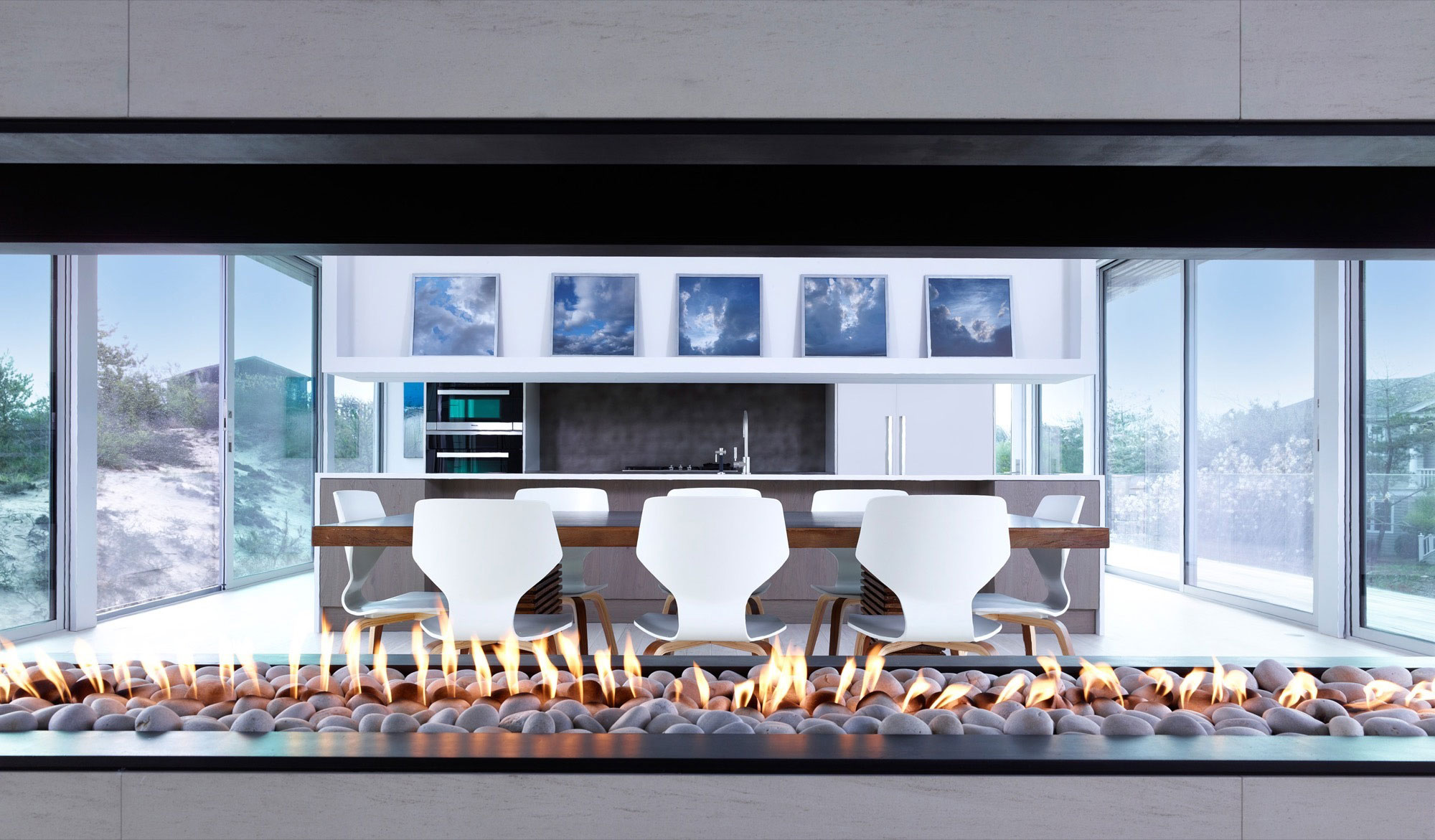 A Contemporary Family Home with Stunning Views in the Dunes of Amagansett by Stelle Lomont Rouhani Architects (9)