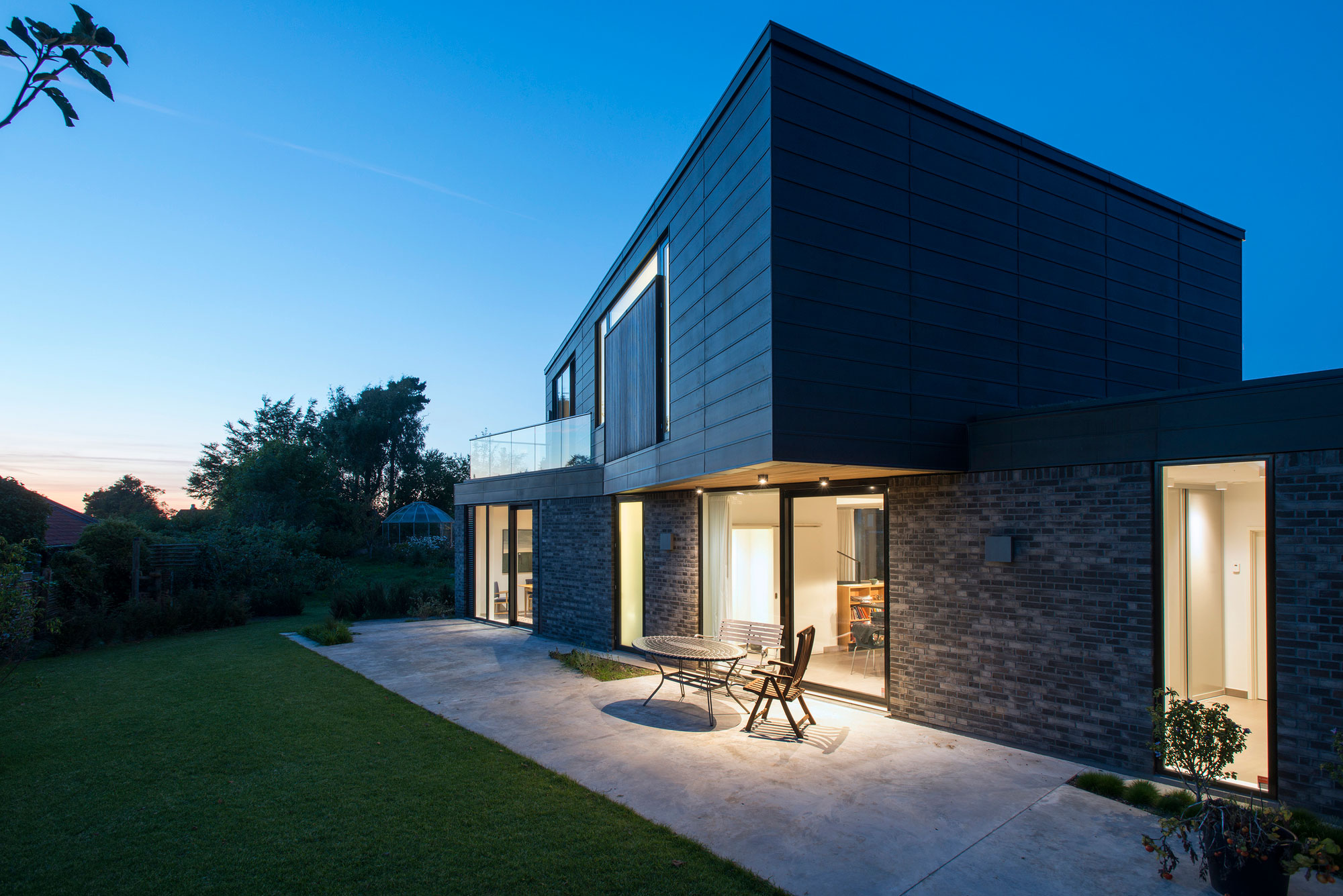 A Beautiful Contemporary House Surrounded by Nature on Three Sides in Aarhus, Denmark by C.F. Møller (16)