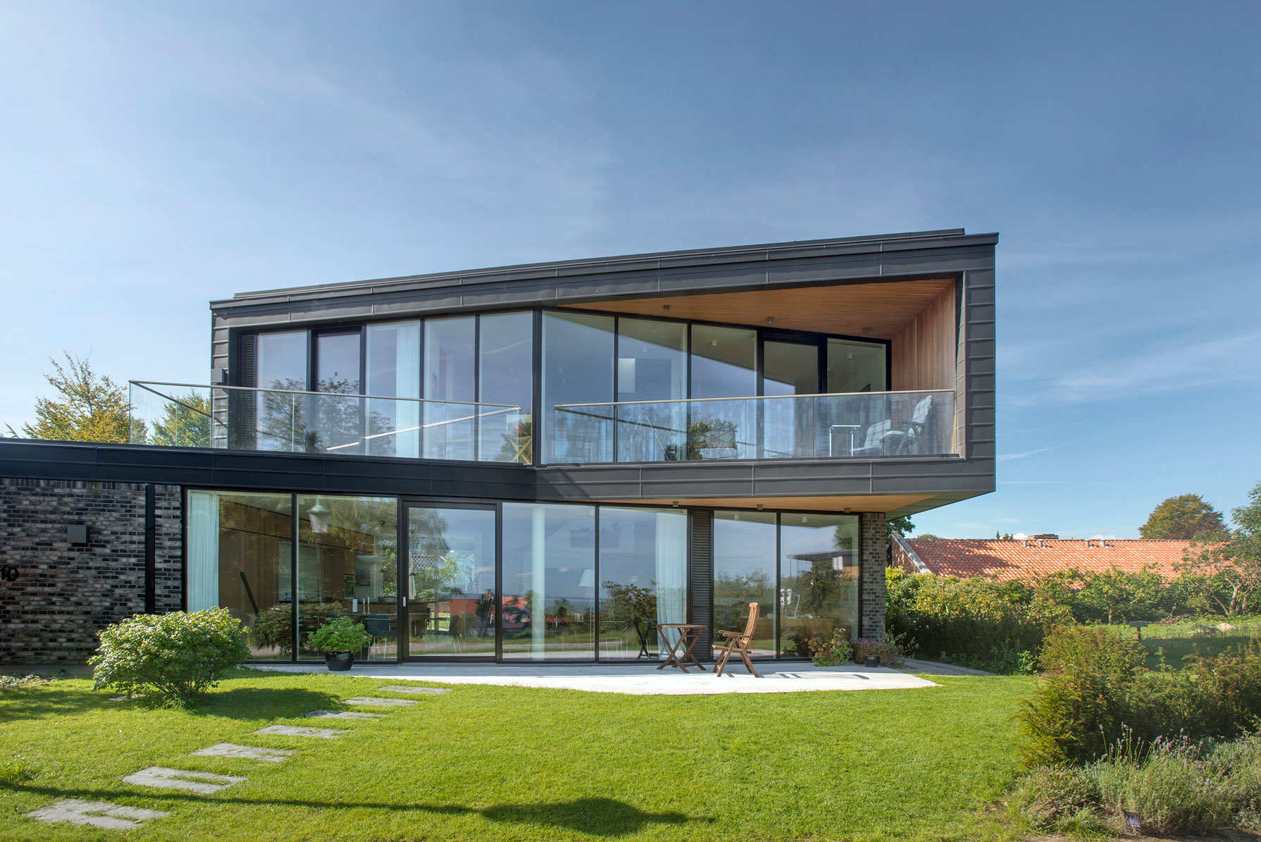 A Beautiful Contemporary House Surrounded by Nature on Three Sides in Aarhus, Denmark by C.F. Møller (3)