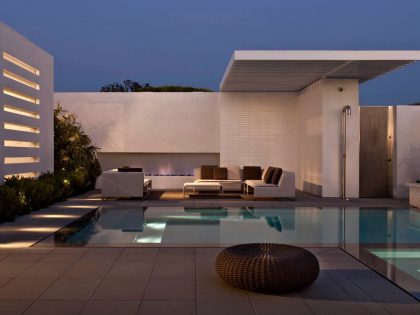 A Contemporary House with an Ambiance of Luxury and Comfort in California by RDM General Contractors (16)