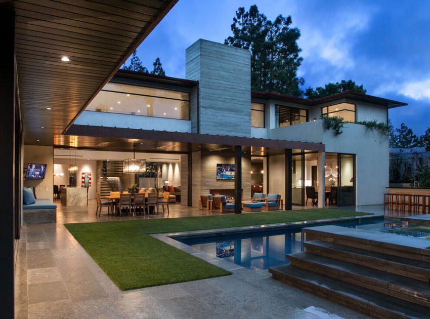 A Contemporary House with an Ambiance of Luxury and Comfort in California by RDM General Contractors (18)