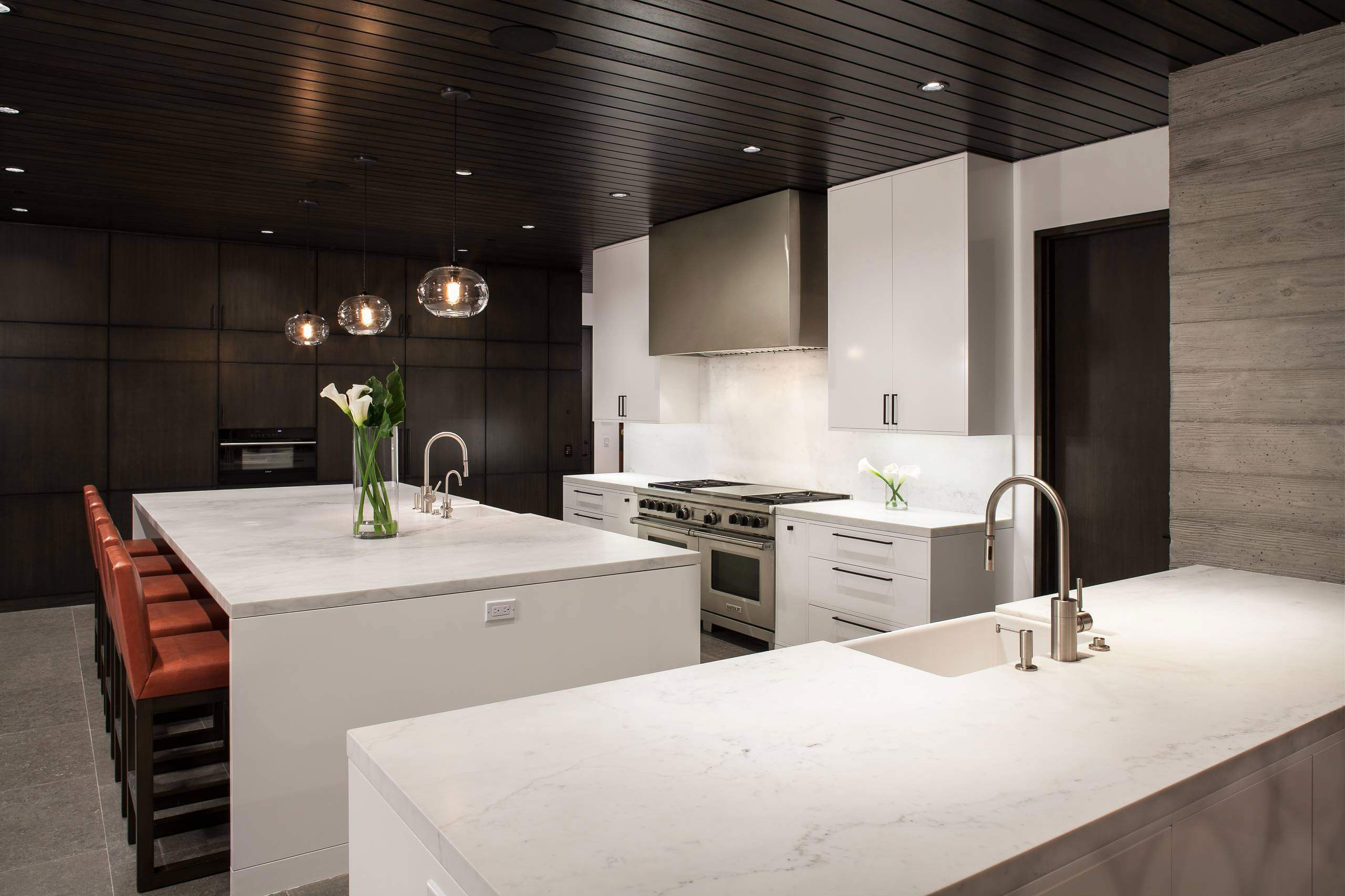 A Contemporary House with an Ambiance of Luxury and Comfort in California by RDM General Contractors (6)