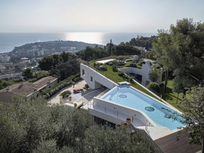 A Contemporary Villa with Indoor Swimming Pool in Roquebrune-Cap-Martin, France by A2CM & Ceschia e Mentil Architetti Associati (2)