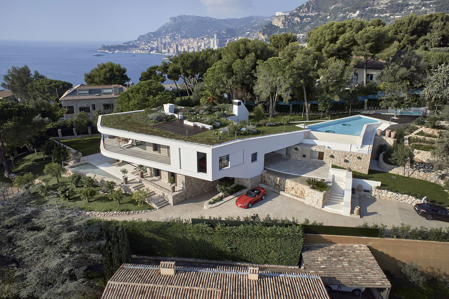 A Contemporary Villa with Indoor Swimming Pool in Roquebrune-Cap-Martin, France by A2CM & Ceschia e Mentil Architetti Associati (3)