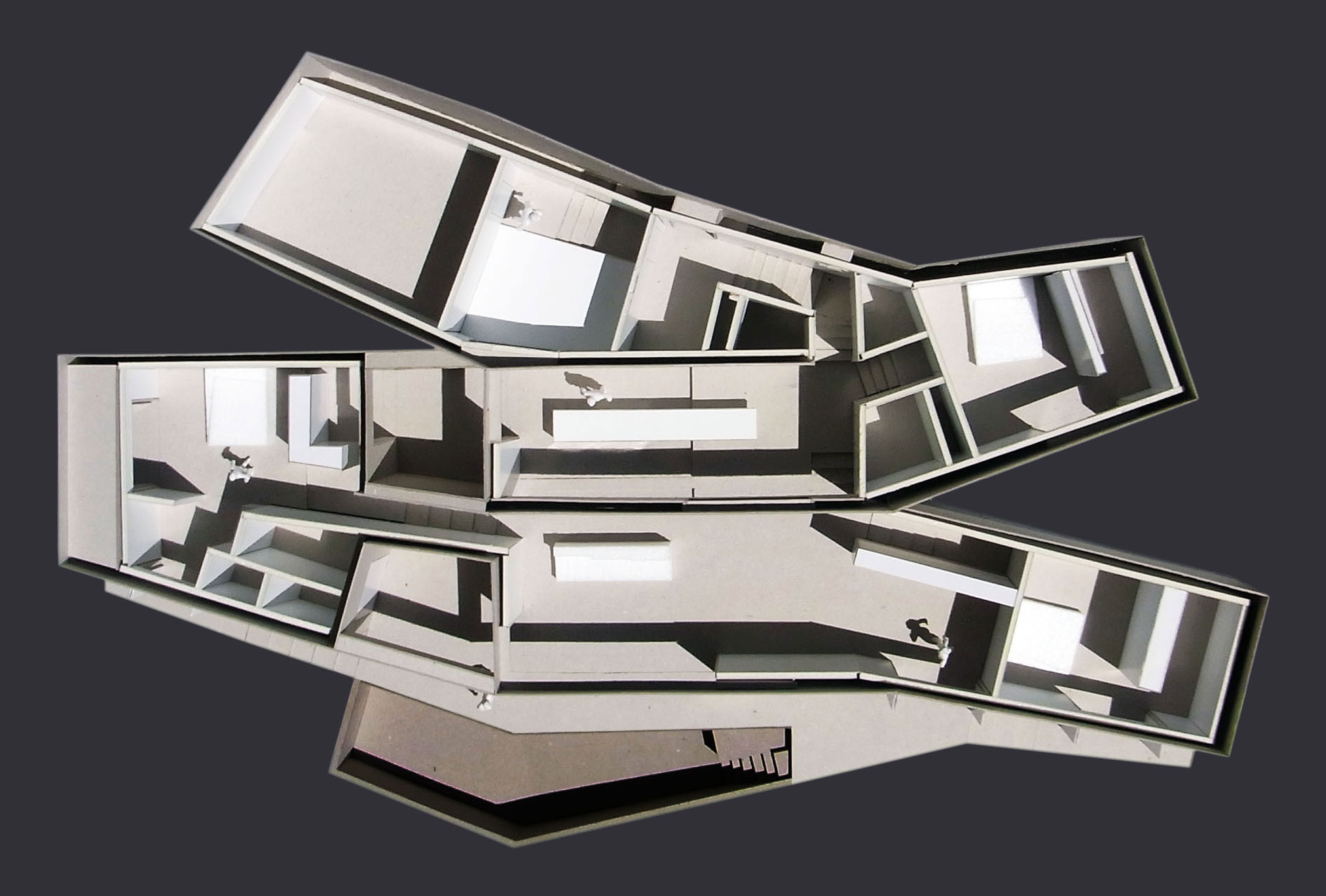 A Contemporary Zigzag-Shaped House Surrounded by Vineyards and Olive Trees in Gateira, Portugal by Camarim Arquitectos (34)