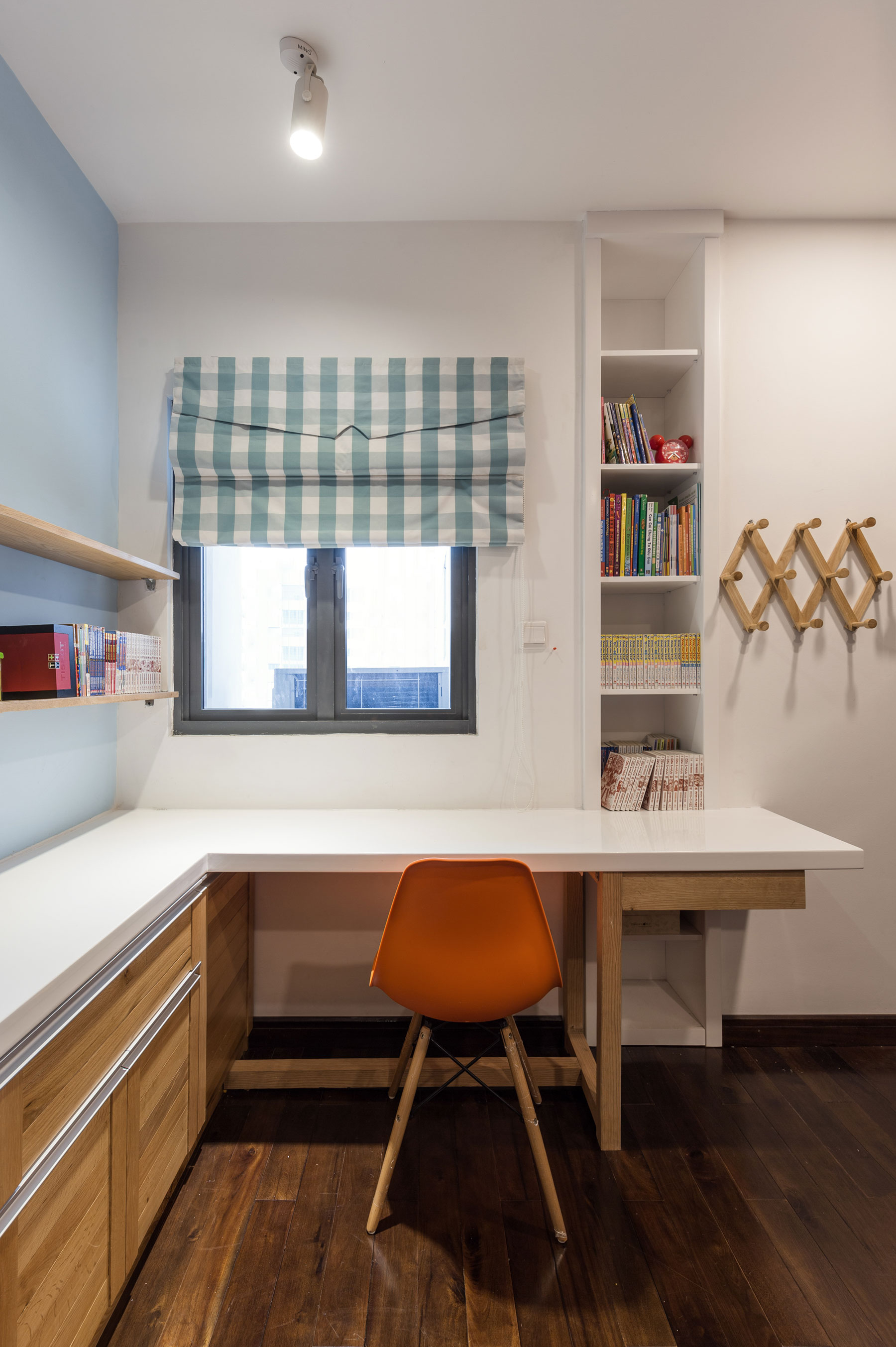 A Cozy and Elegant Apartment Full of Warmth Character in Hanoi, Vietnam by Le Studio (10)