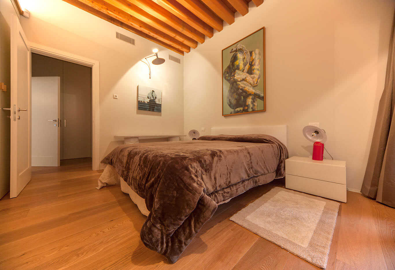 A Fun and Stylish House with a Simple and Elegant Interior in Milan, Italy by Massimo Donizelli (10)